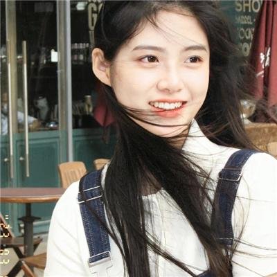 女性